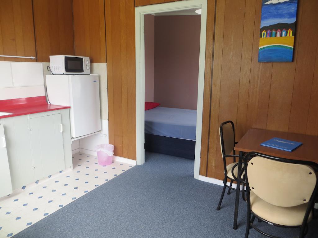 Big Bay Holiday Park Awhitu Номер фото
